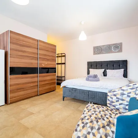 Apartment Lovely In Studentski Grad