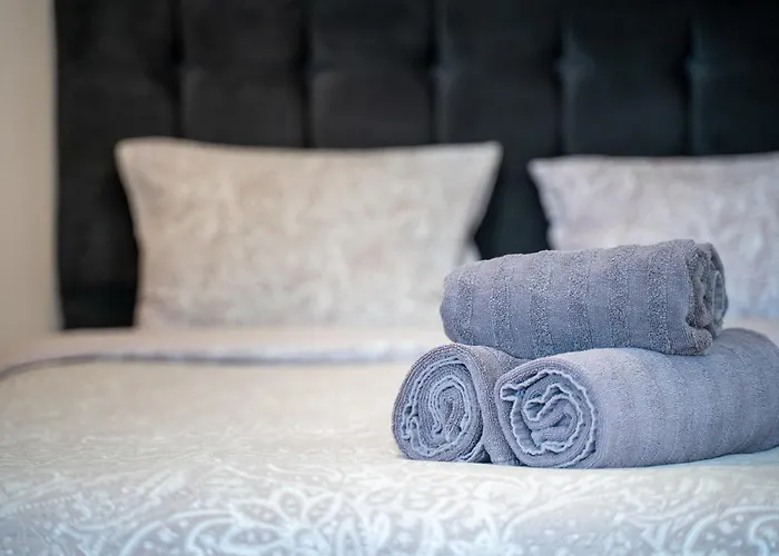 Lovely In Studentski Grad شقة صوفيا